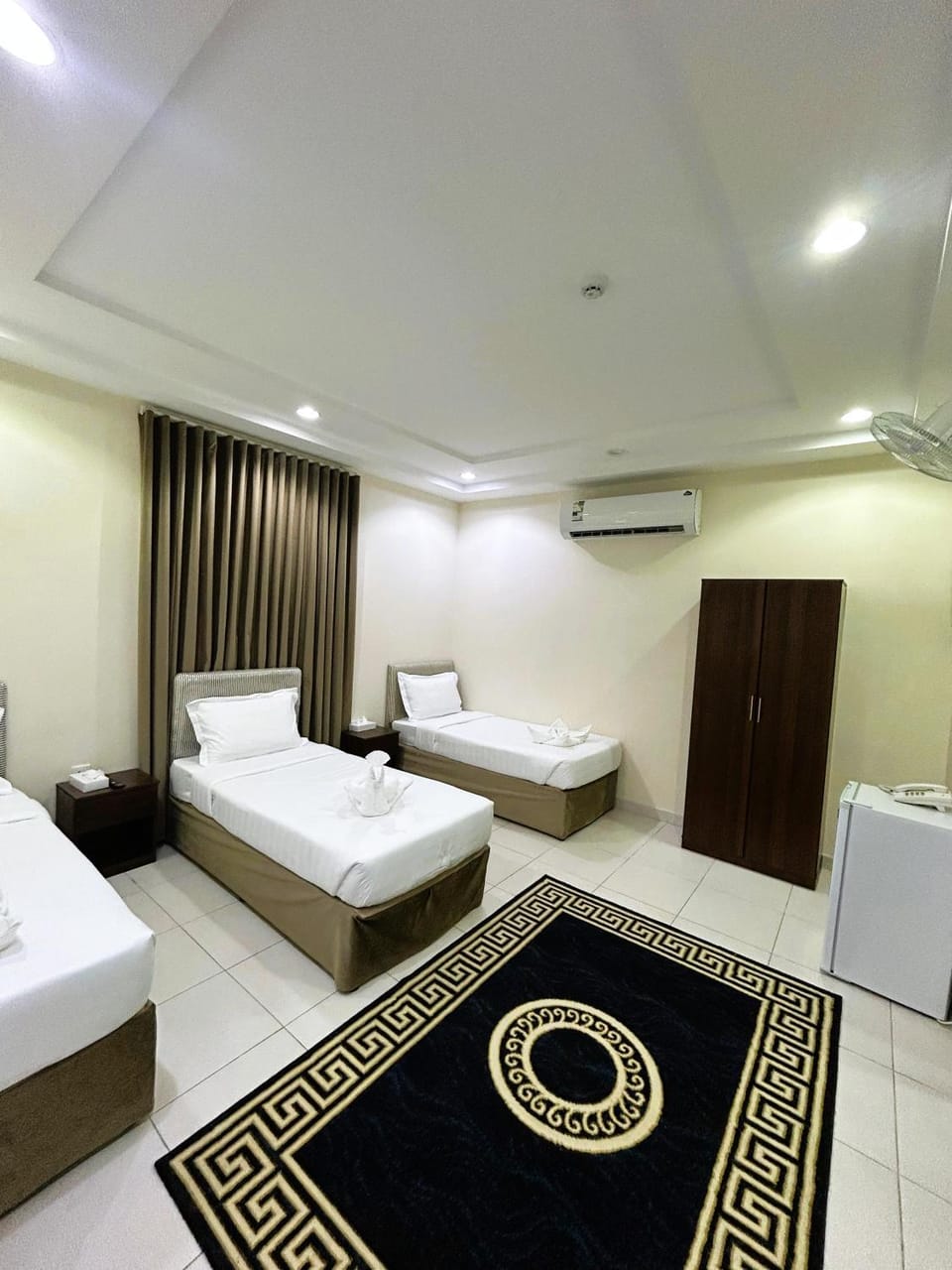 Bed, Photo of the whole room, Bedroom, air conditioner