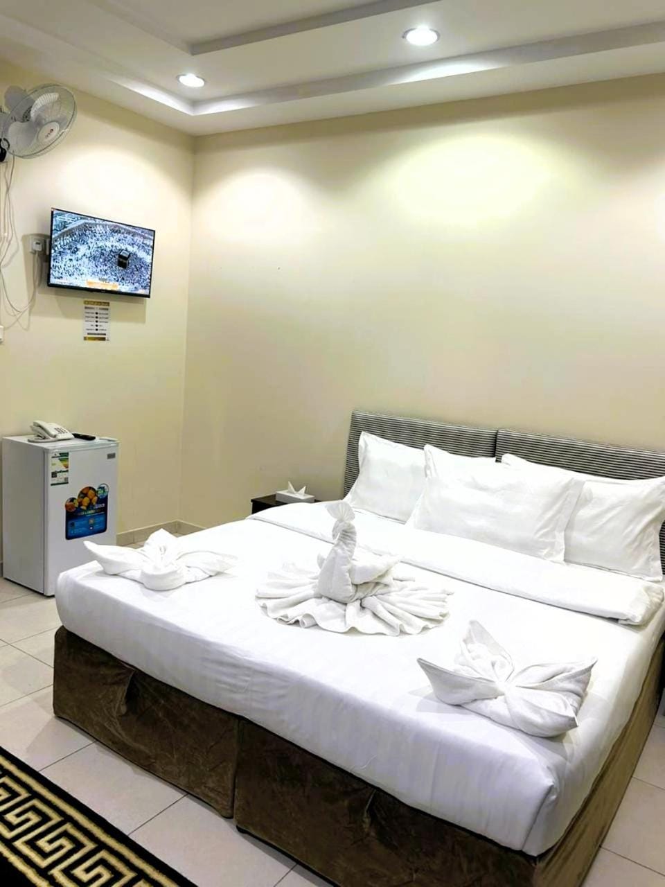 Bed, TV and multimedia, Photo of the whole room, Bedroom, air conditioner