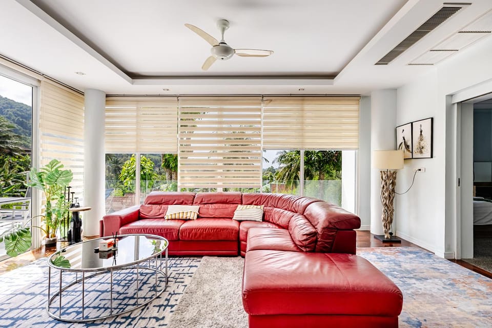 Day, Living room, Seating area