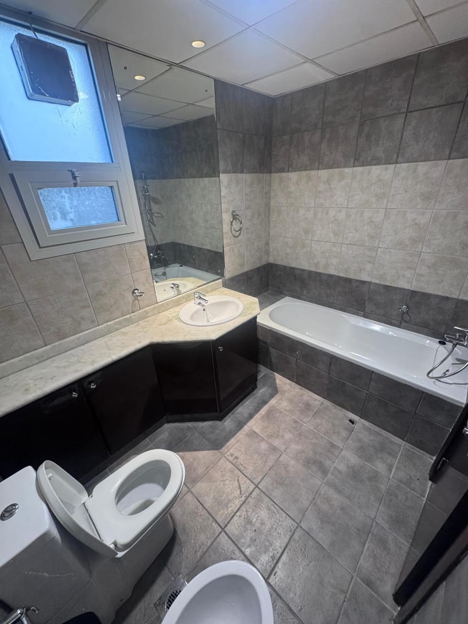 Deluxe Ensuite Room with Balcony & Twin Beds Vacation rental in Dubai