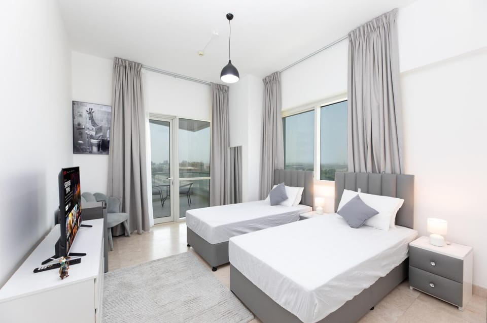 Deluxe Ensuite Room with Balcony & Twin Beds Vacation rental in Dubai