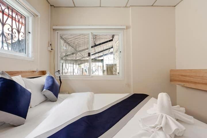 Location, location, location- The Spot, Bang Saray House in Chon Buri Changwat