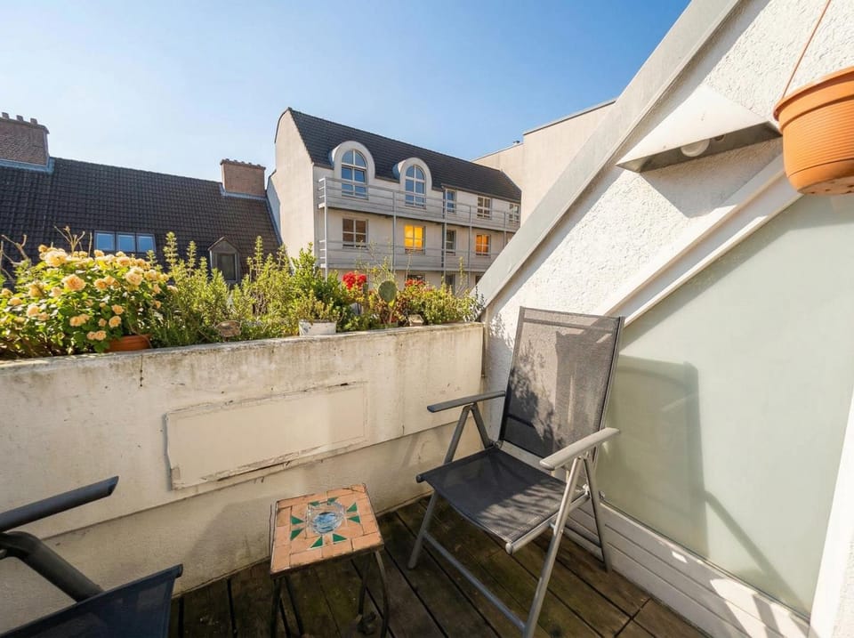 Property building, Patio, Garden, Garden view