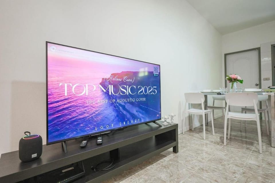TV and multimedia, Dining area