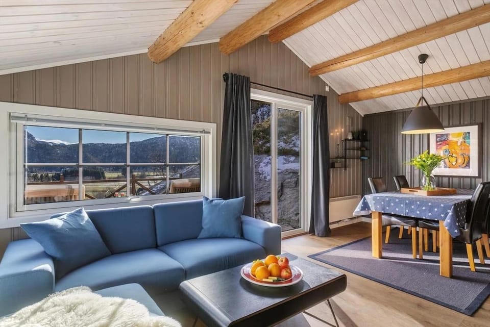 Great mountain cabin in Sirdal with hot tub and views! Cabin in Rogaland