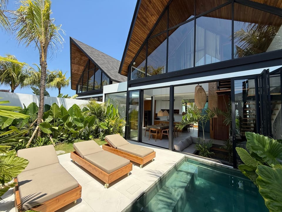 Baliwood - Luxury 3BR villa - By the beach Villa in Bali