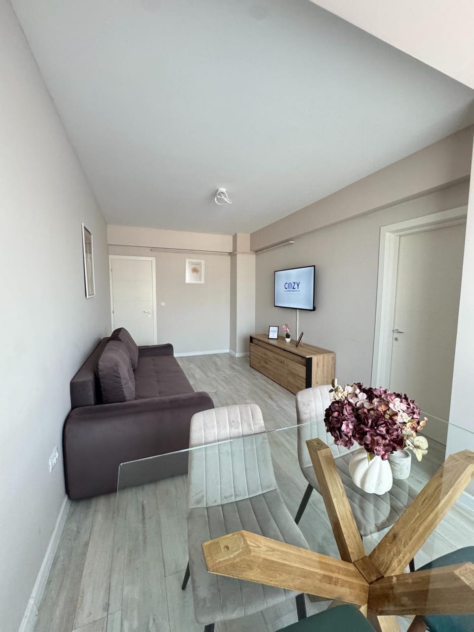 TV and multimedia, Living room, Seating area