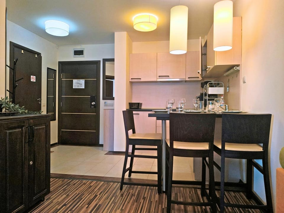 Dining area, stove, kitchen