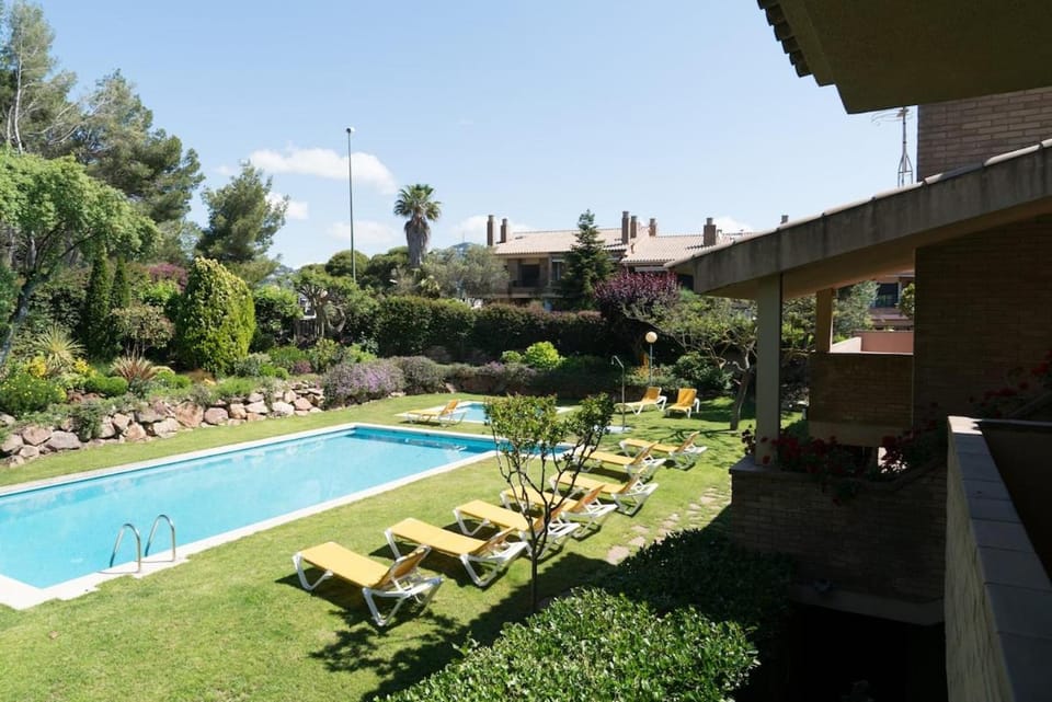 SeaHomes Vacations - Cala Banys Seafront Apt & PKG Apartment in Lloret de Mar