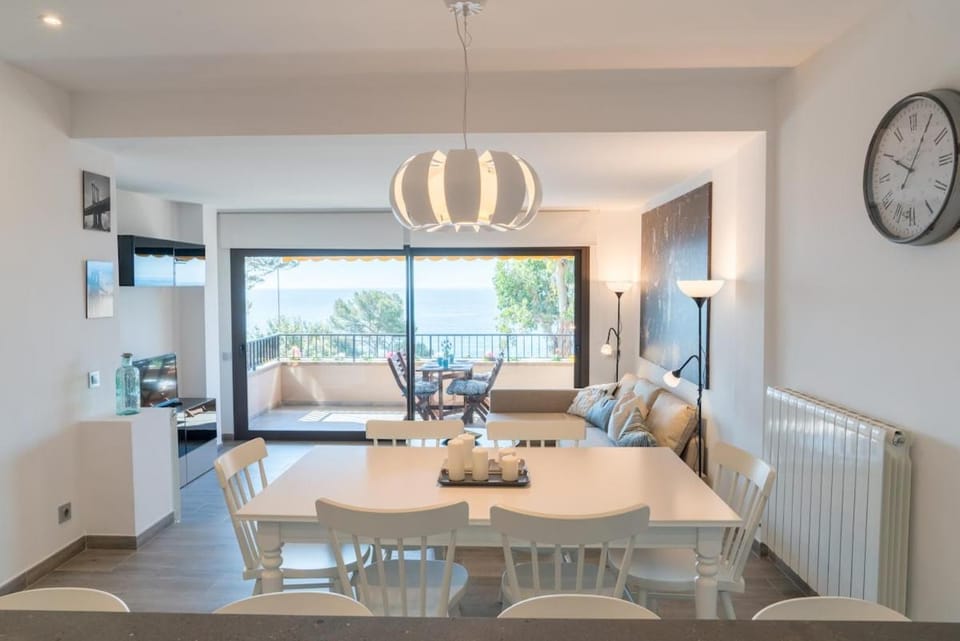 SeaHomes Vacations - Cala Banys Seafront Apt & PKG Apartment in Lloret de Mar