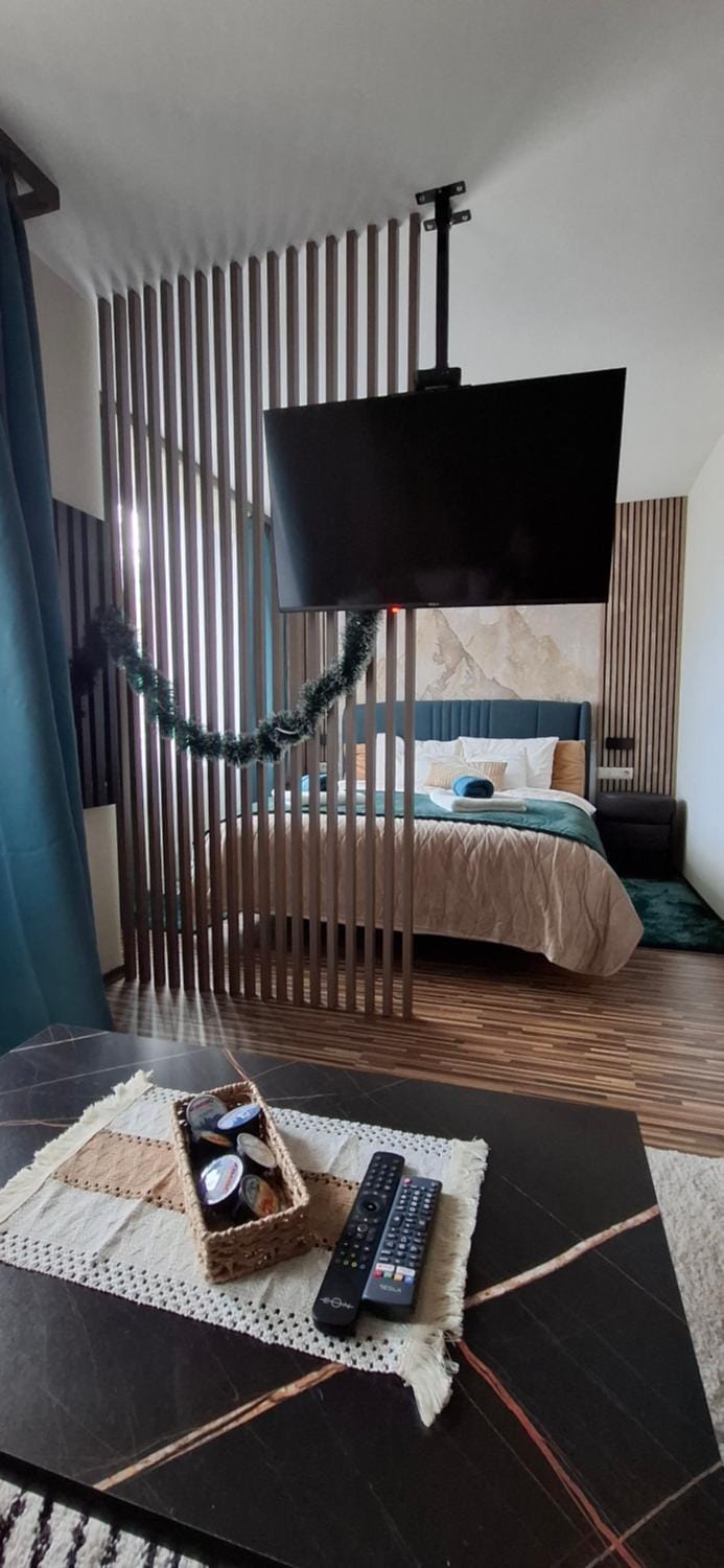 Communal lounge/ TV room, Bed, TV and multimedia, Evening entertainment, Bedroom