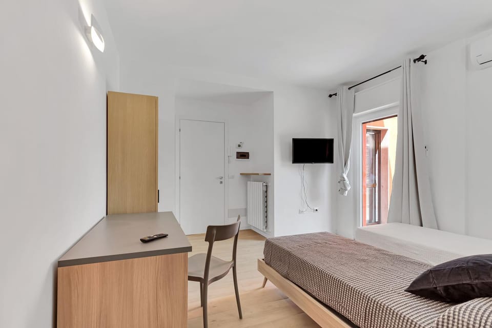 Bedroom, air conditioner