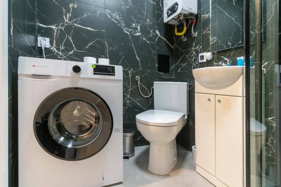 Toilet, Bathroom, washing machine
