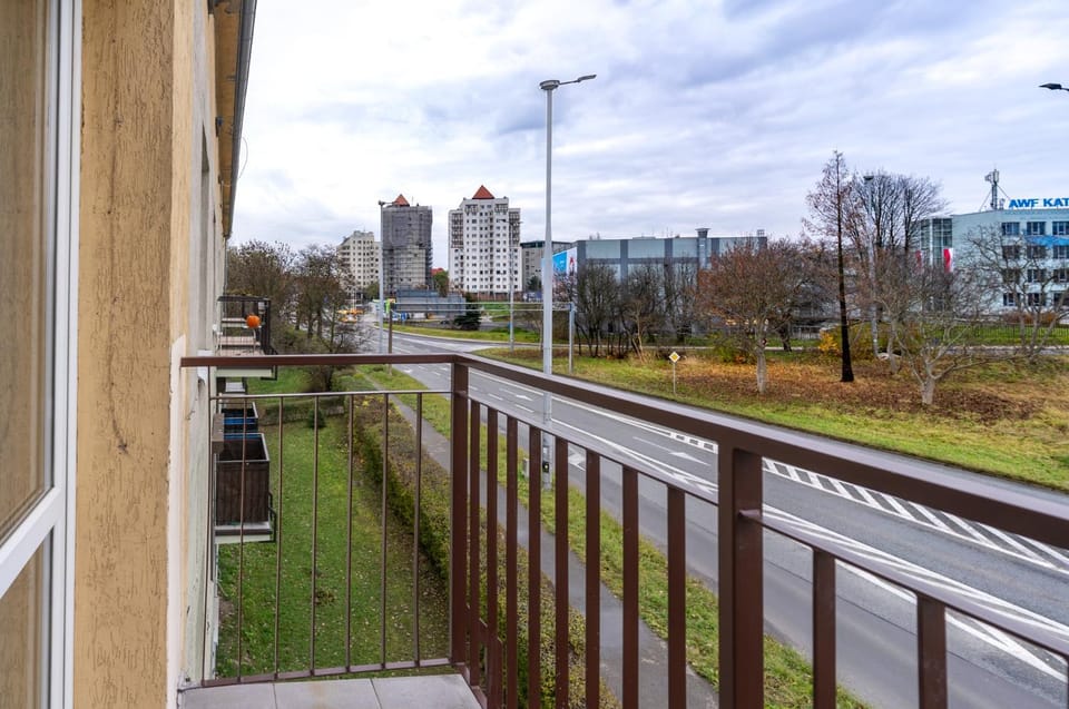 Neighbourhood, Street view, Location
