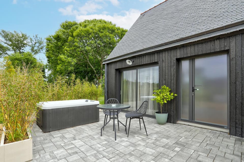 Loft chic avec Jacuzzi House in Brittany