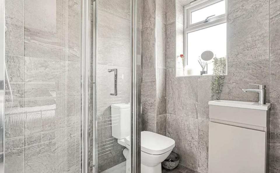 Lovely family home in friendly village of Bicester House in Cherwell District