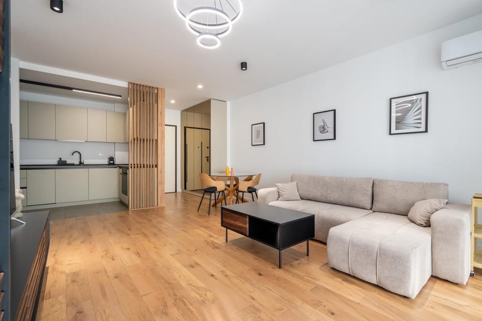 Kitchen or kitchenette, Living room, Seating area, Dining area
