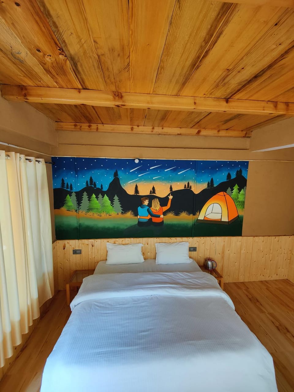 Bed, Photo of the whole room, Decorative detail, Bedroom