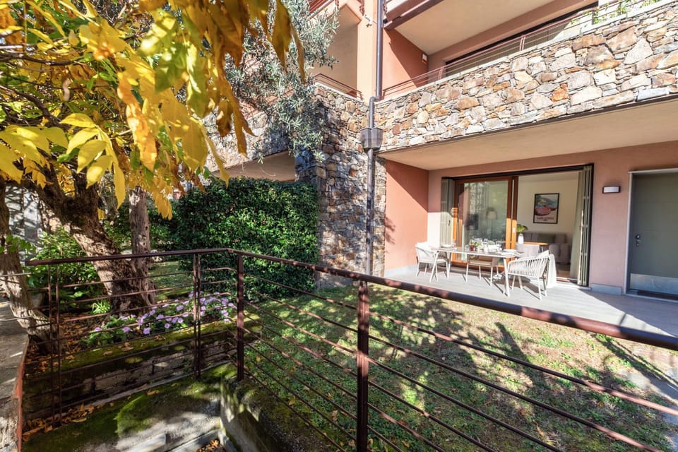 Garden, Dining area