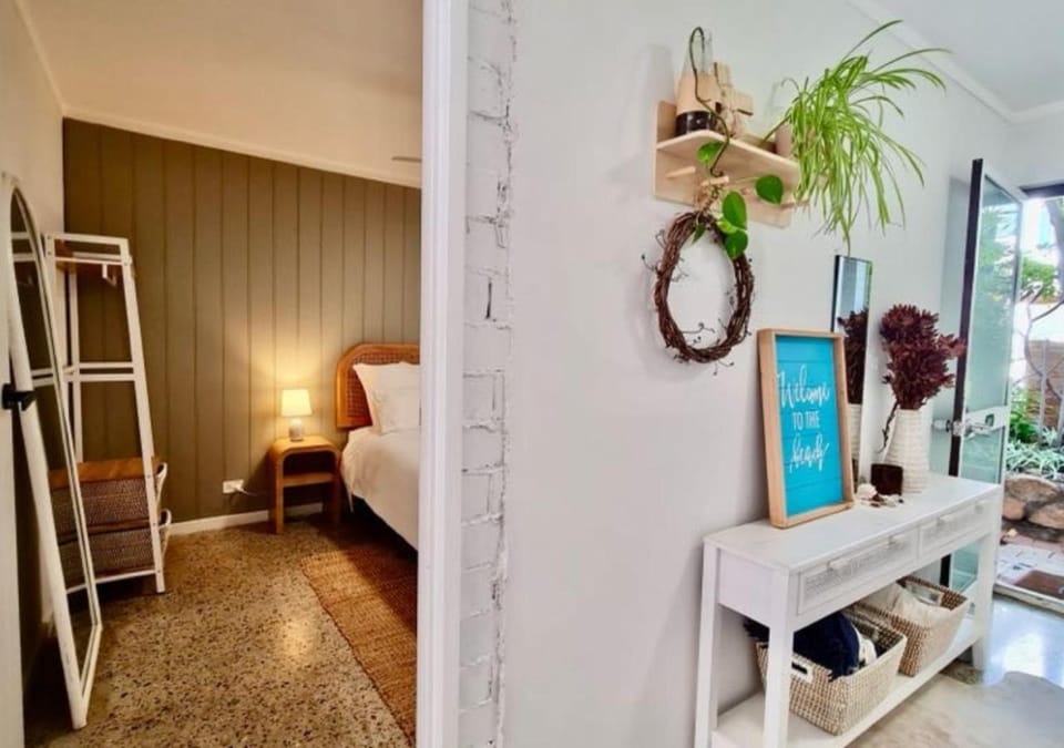 Bed, Decorative detail, Bedroom