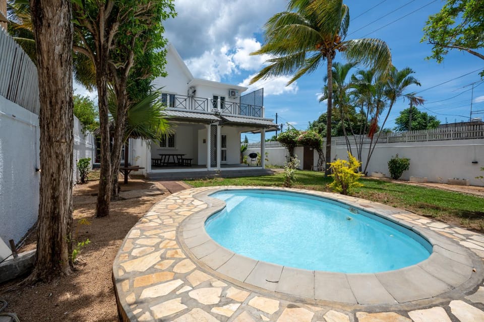 Villa Roche Noire with Pool- 4 mins from Beach Villa in Rivière Noire District, Mauritius