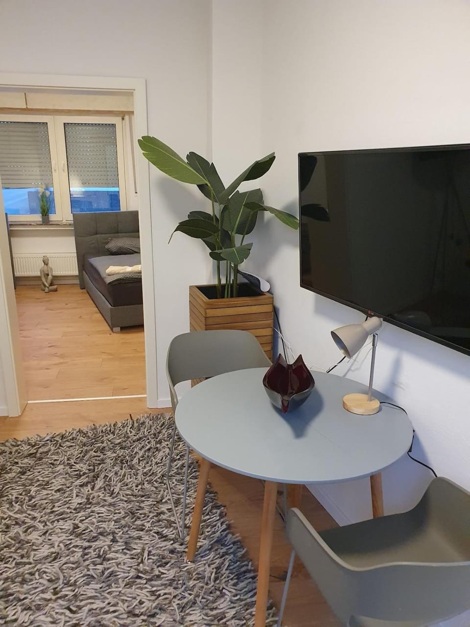 Bed, TV and multimedia, View (from property/room), View (from property/room), Living room, Decorative detail, Decorative detail, Dining area, Bedroom, internet, internet, towels, towels