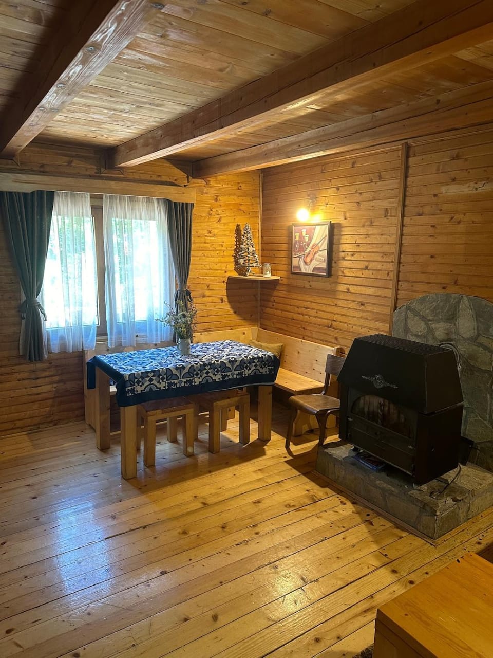 MM Lodge-Mountain House on the Road to Ski Center House in Montenegro