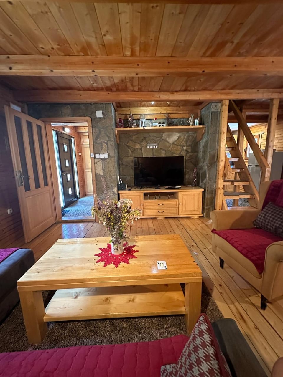 MM Lodge-Mountain House on the Road to Ski Center House in Montenegro