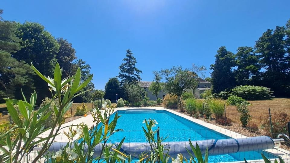 Le Moulin de Touvois 15p Bourgueil piscine House in Centre-Val de Loire