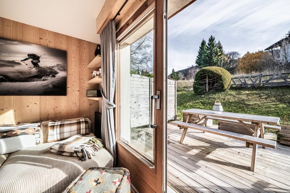 Natural landscape, Garden, Living room, Seating area