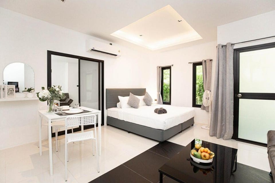 Bed, Photo of the whole room