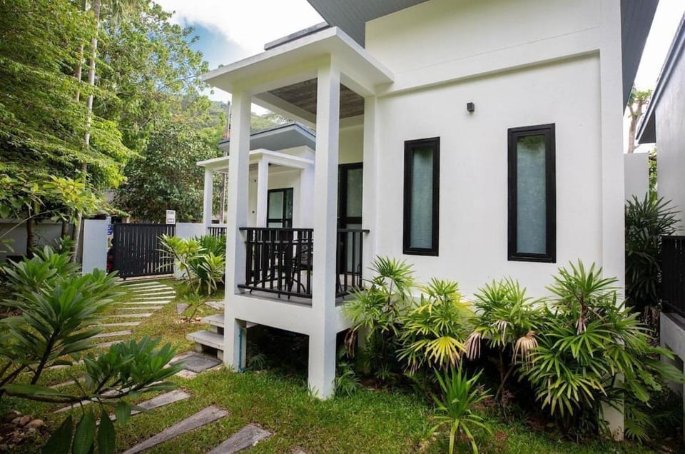 Property building, Day, Garden, Balcony/Terrace, Garden view