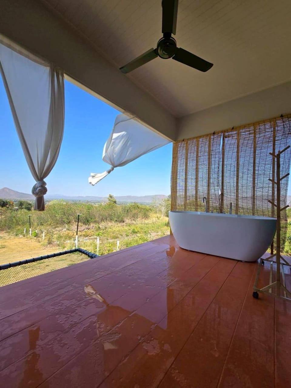 Day, Natural landscape, Hot Tub, View (from property/room), Balcony/Terrace