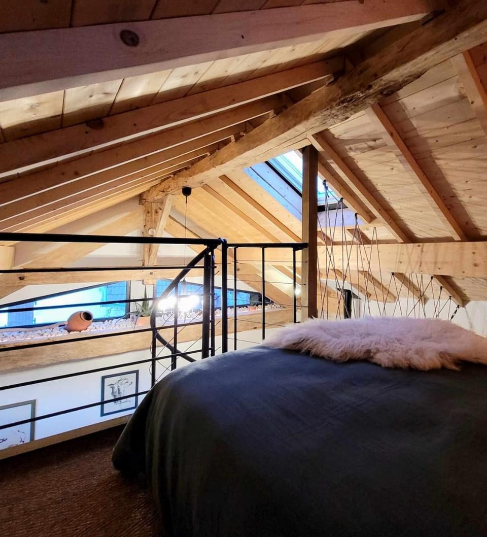 Bed, Photo of the whole room