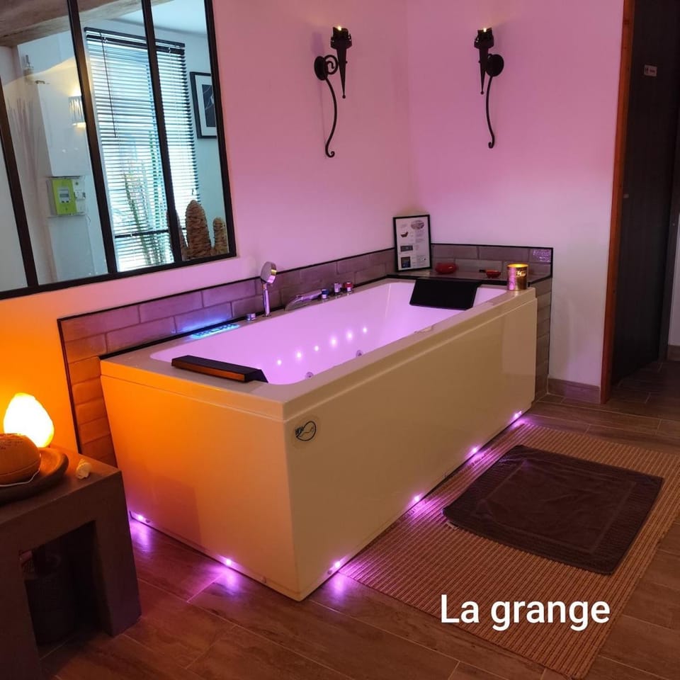 Hot Tub, Bath