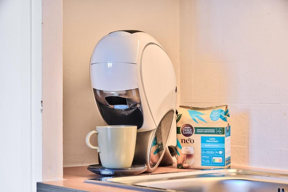 Kitchen or kitchenette, kitchen