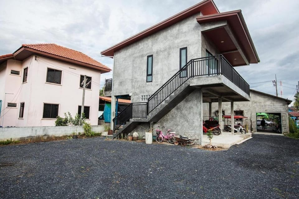 Property building, Facade/entrance, Street view