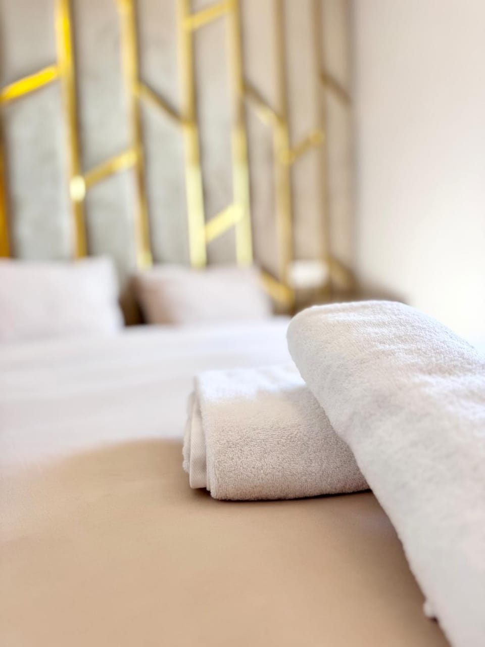 Bed, Photo of the whole room, Bedroom, towels