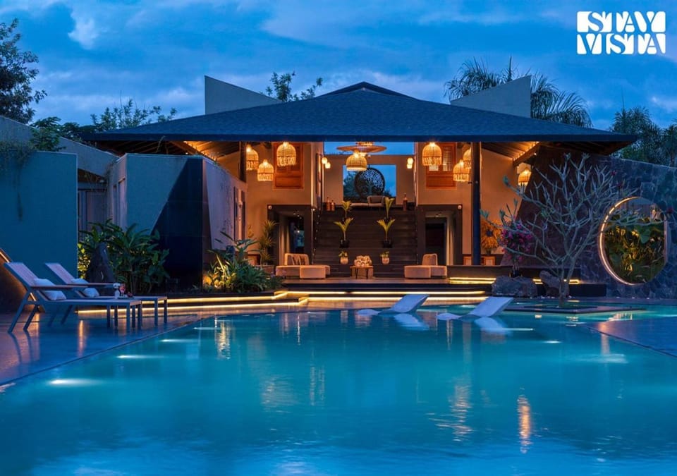 Property building, Swimming pool