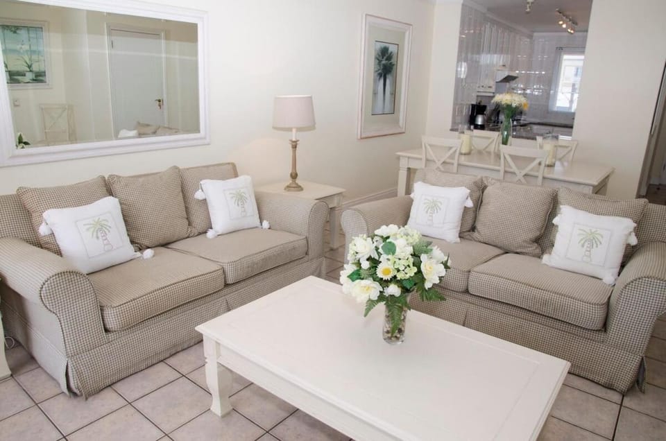 Waterfront - Lagoon View 2BR Getaway Perfect for Relaxation Apartment in Knysna