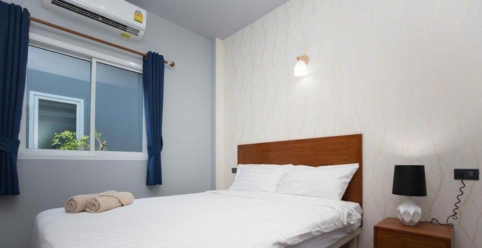 Bed, Bedroom, air conditioner