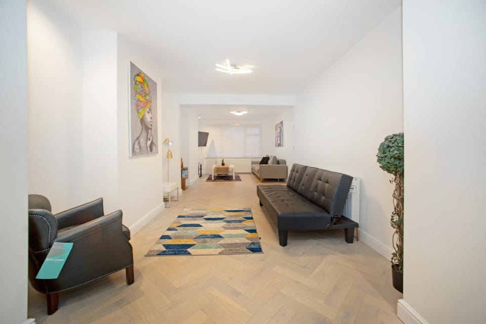 TV and multimedia, Seating area