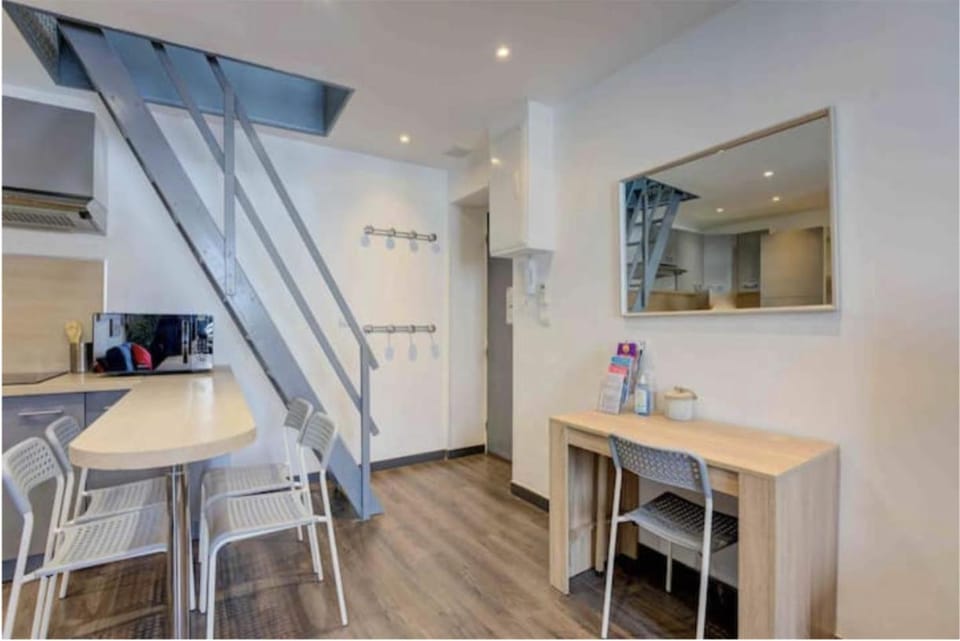 Cannes Appartement au centre-ville dernier étage Apartment in Cannes
