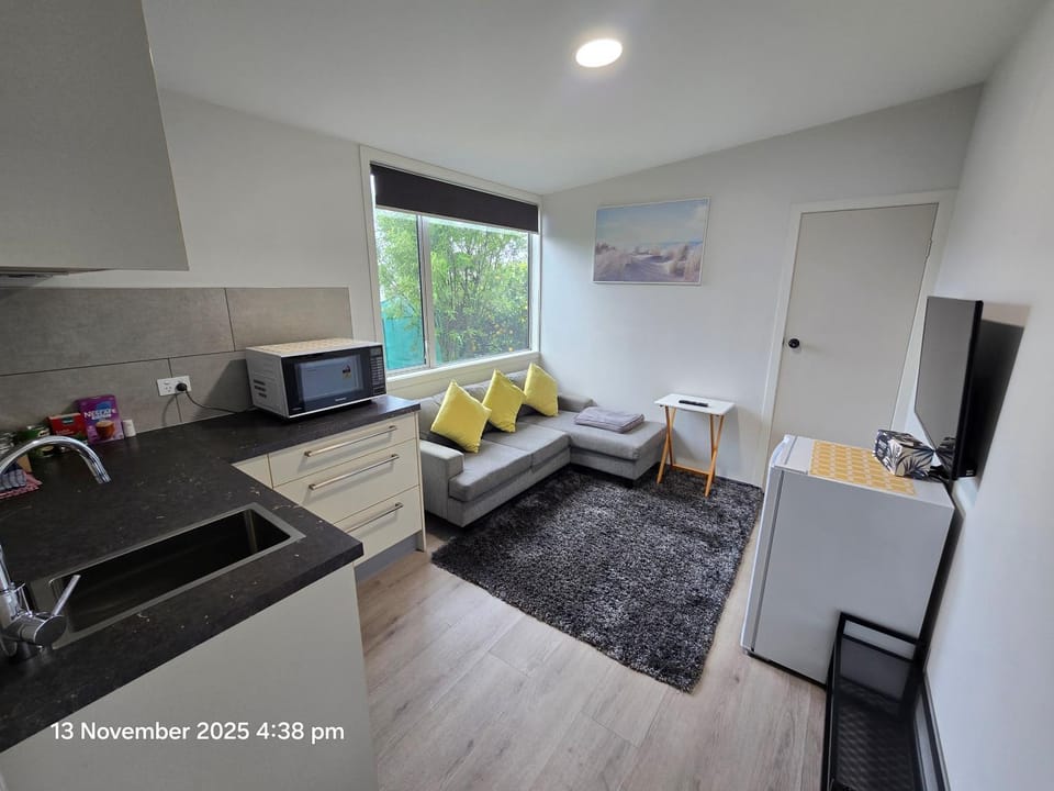 TV and multimedia, Living room, microwave, kitchen