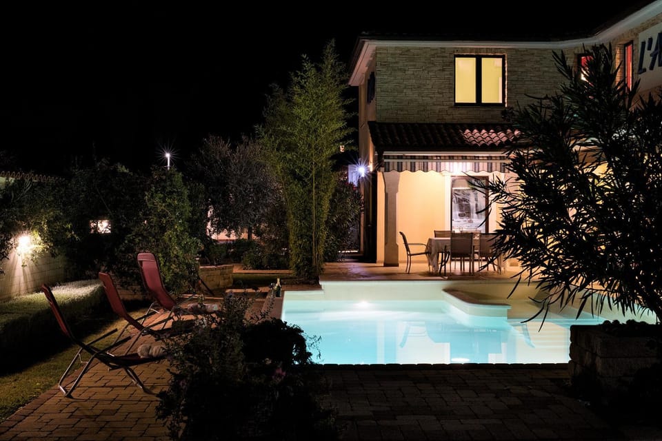Property building, Night, Garden, Garden view, Pool view, Swimming pool, sunbed
