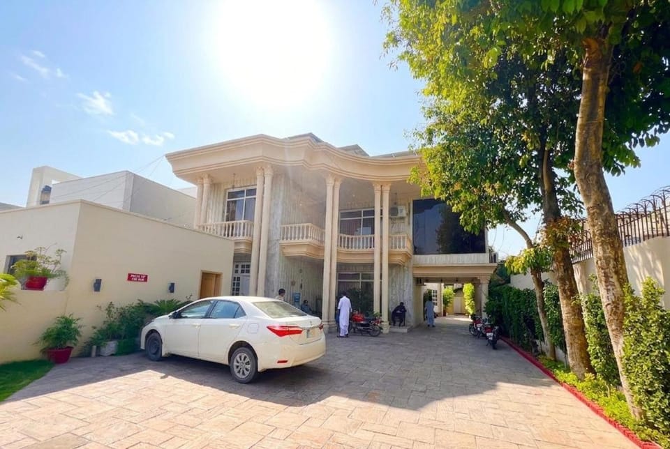 Shelton Rezidor House F-8 Islamabad Hotel in Islamabad