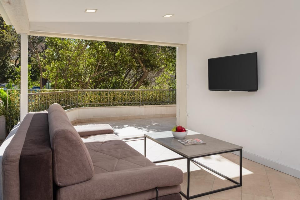 Adria Mare Apartments I Apartment in Makarska