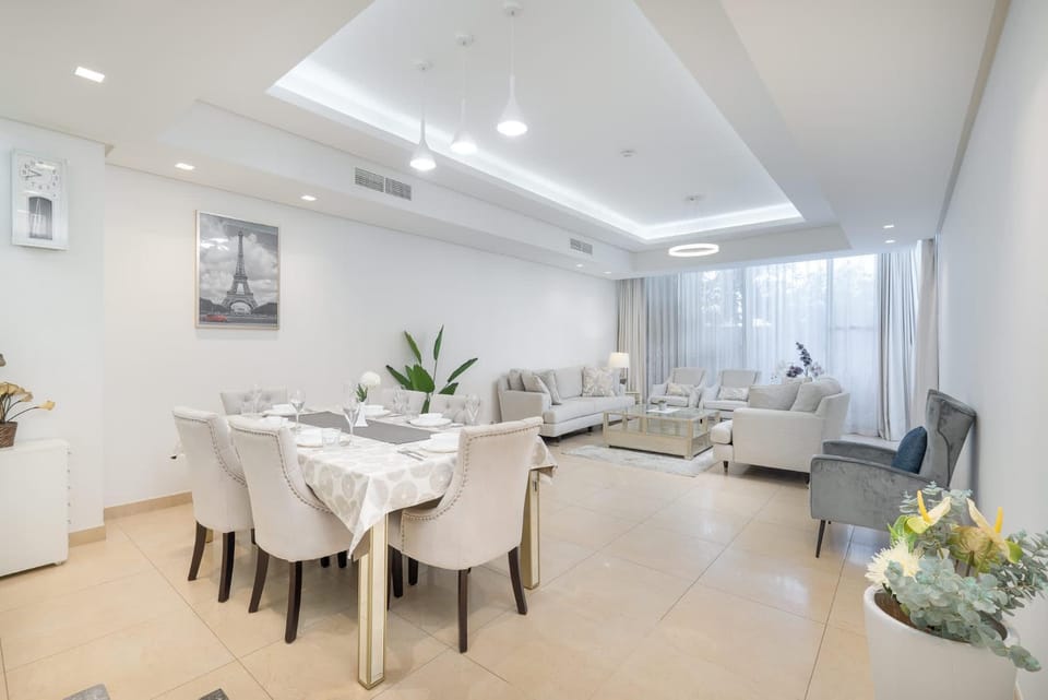 Free housekeeping visits during your stay - StayShort - Nice Villa in Gardenia Jebel Ali for Family of 5 Villa in Dubai