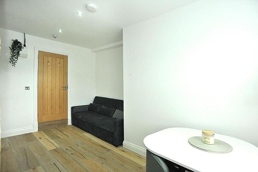 The Ralph Suite Apartment in Huddersfield