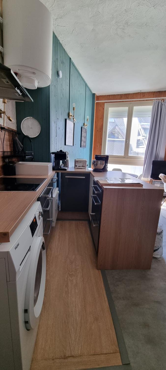 Kitchen or kitchenette